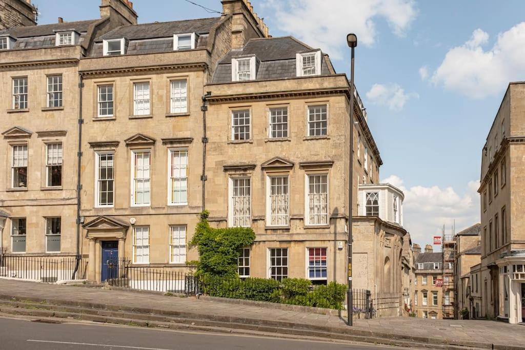 Spacious Apartment - 5 Minutes Walk To Bath Abbey エクステリア 写真