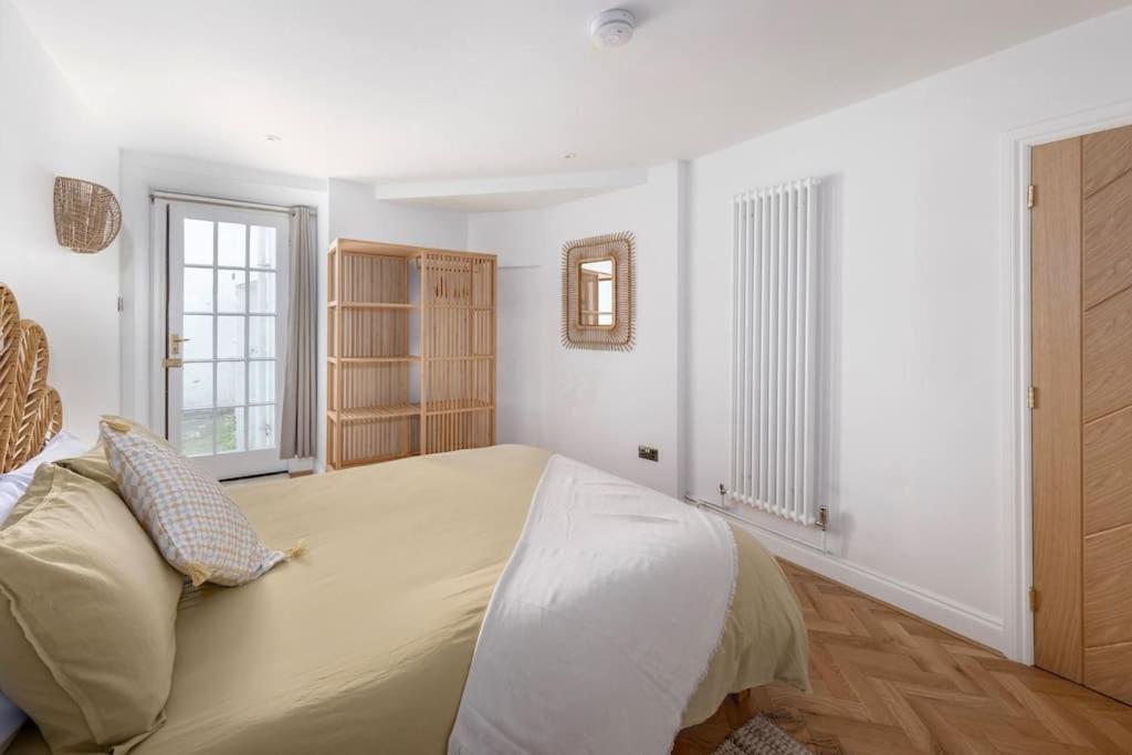 Spacious Apartment - 5 Minutes Walk To Bath Abbey エクステリア 写真
