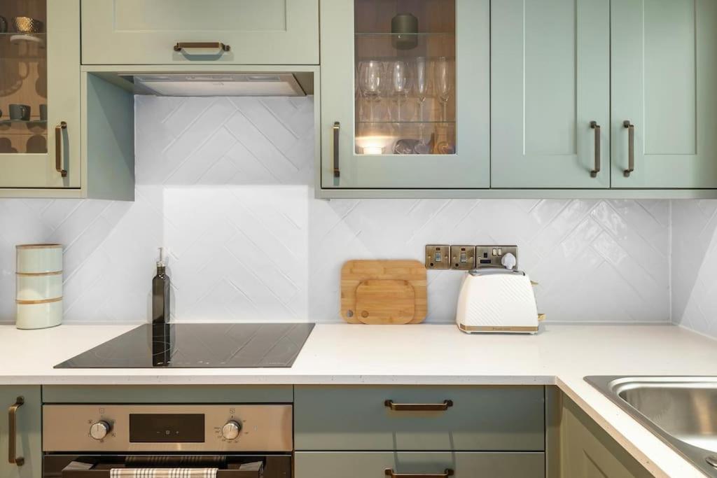 Spacious Apartment - 5 Minutes Walk To Bath Abbey エクステリア 写真
