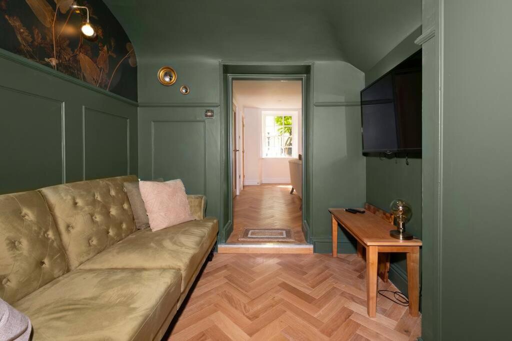Spacious Apartment - 5 Minutes Walk To Bath Abbey エクステリア 写真