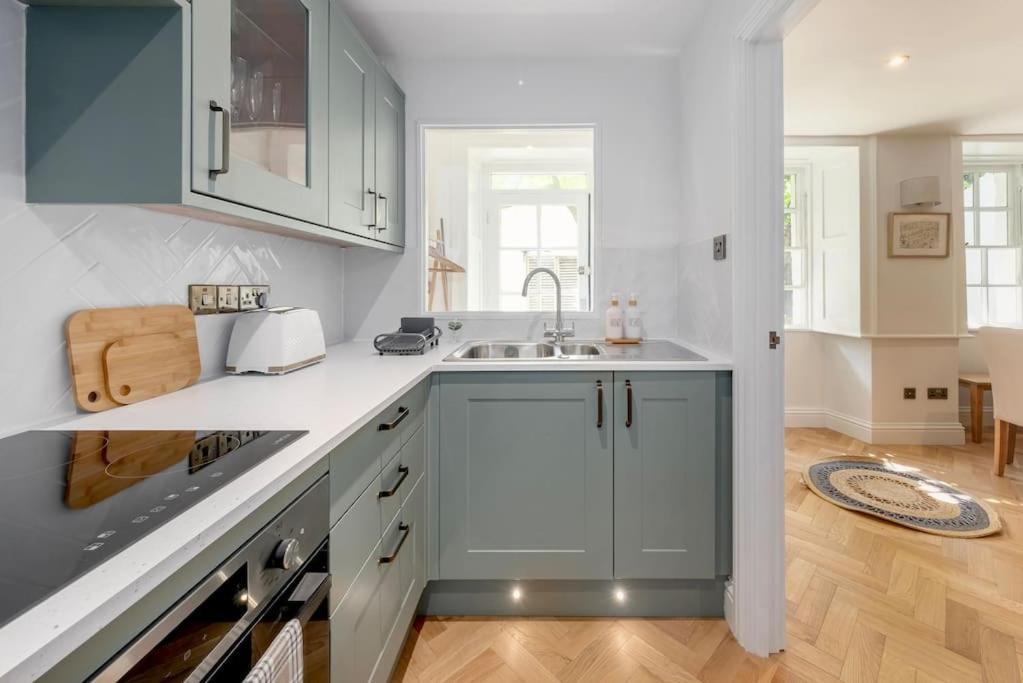 Spacious Apartment - 5 Minutes Walk To Bath Abbey エクステリア 写真